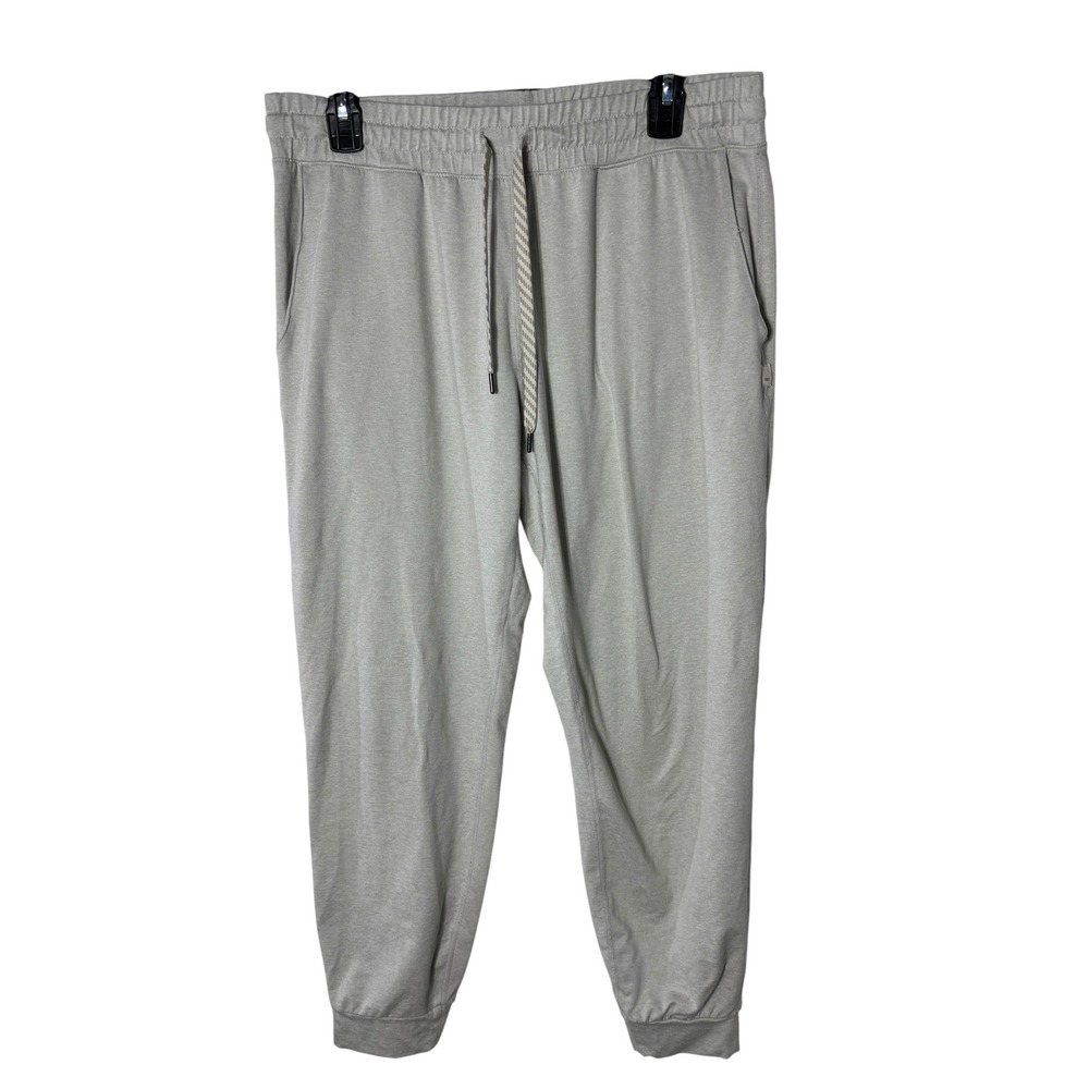 Vuori women's large performance jogger grey beige Dreamknit athlesure